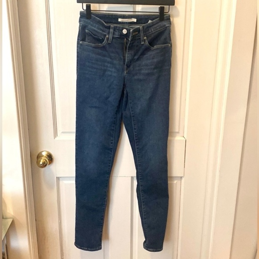 Levi’s classic mid rise skinny size 27
